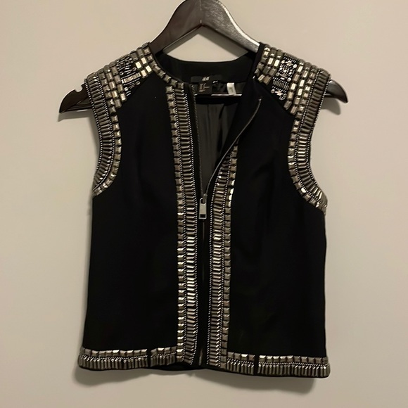 Studded vest - Picture 1 of 4